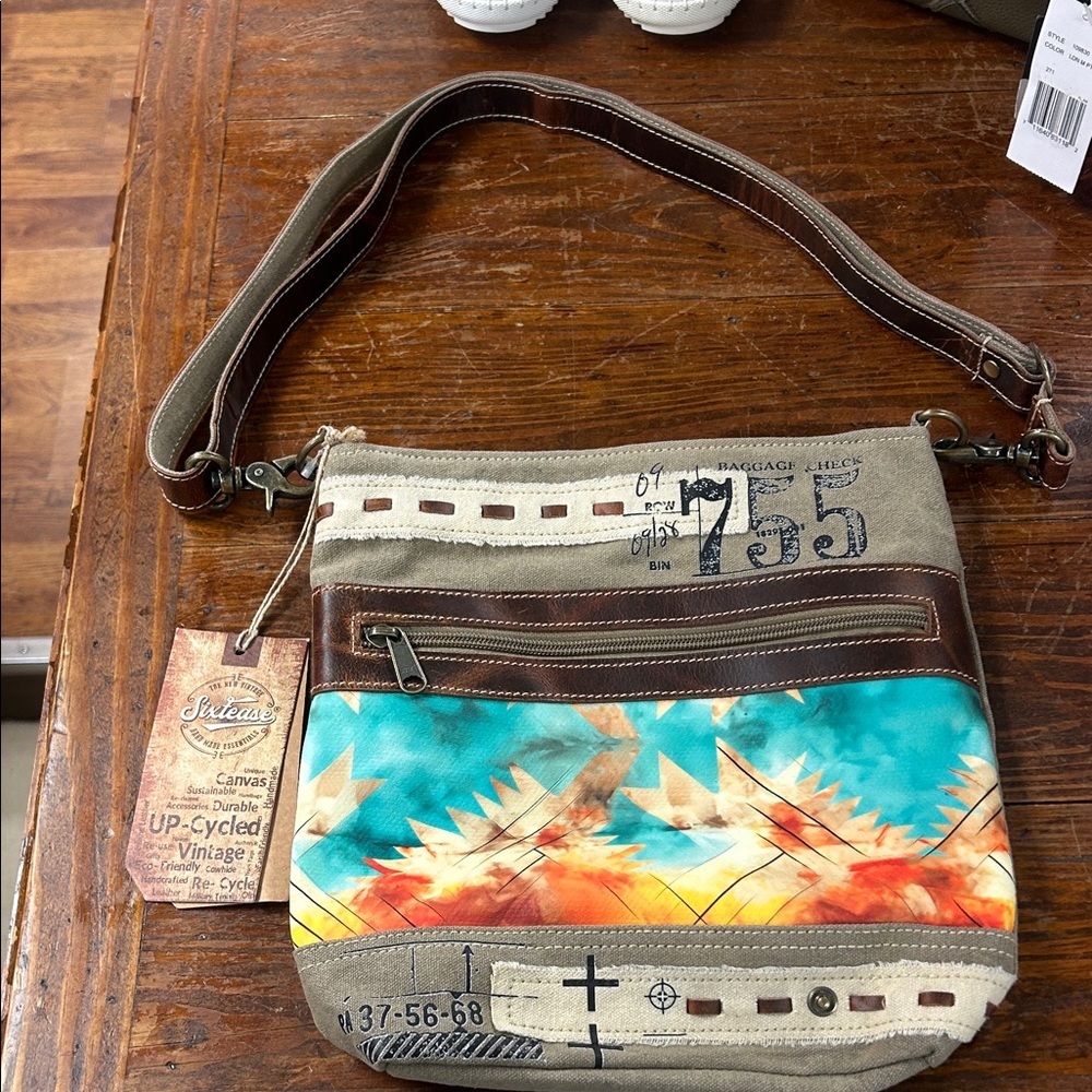 Multicolored Aztec Print Crossbody - Sixtease